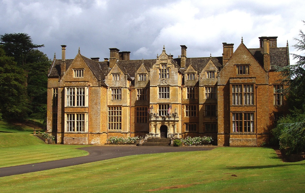 Wroxton College - Updates - Stay Informed - Learning. Living. Travel.