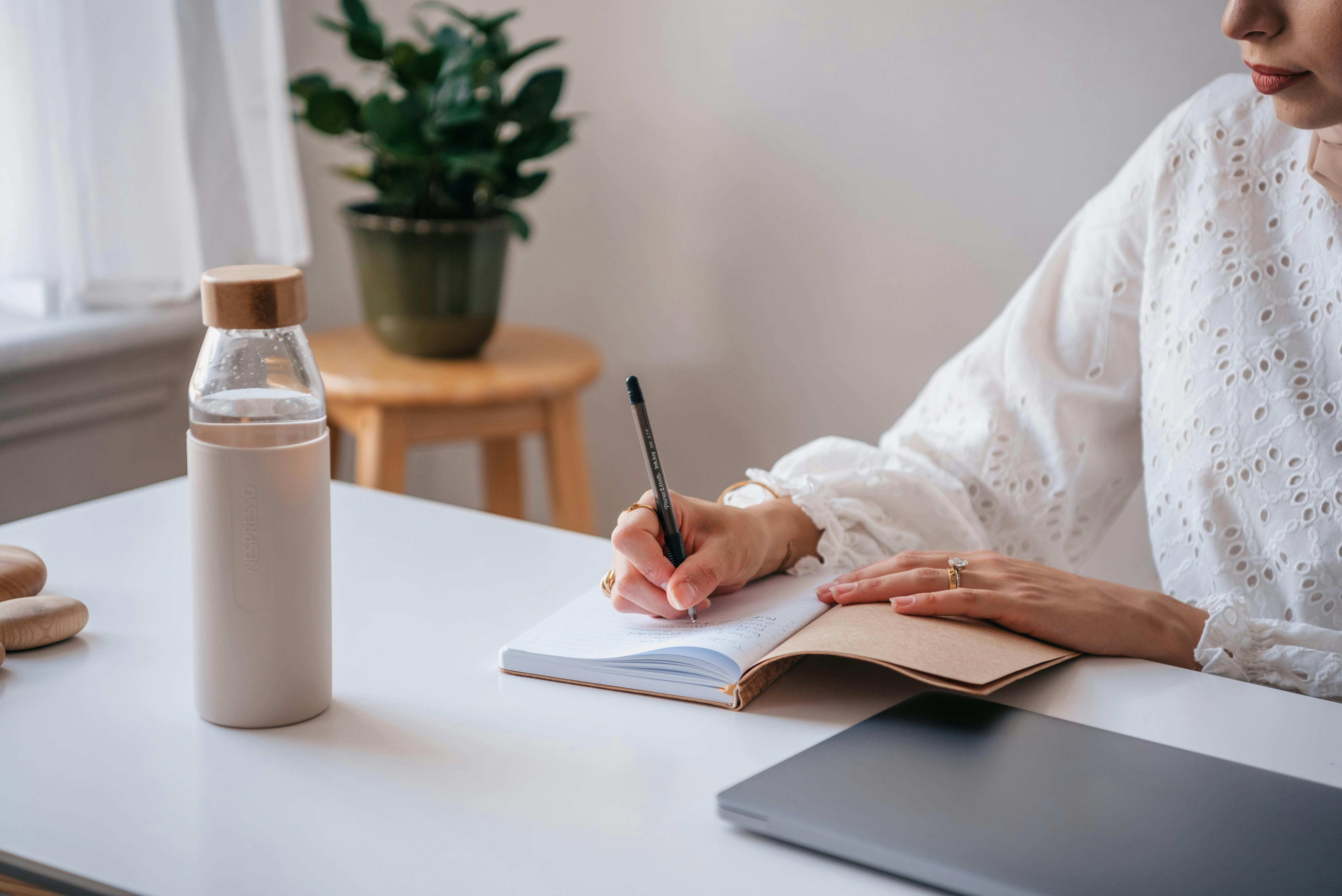 7 Ways How A Virtual Assistant Can Help To Generate More Leads
