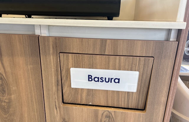 I Spy Spanish at a fast food place